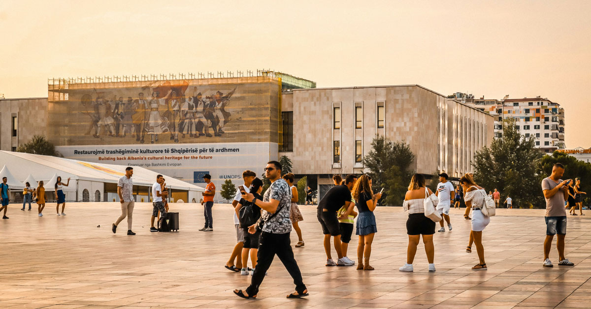 Walking tour of Tirana